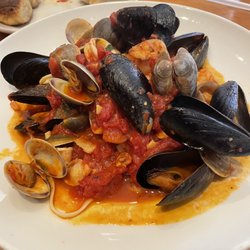 Zio's Tuscan Grille - Linguini frutti de mare