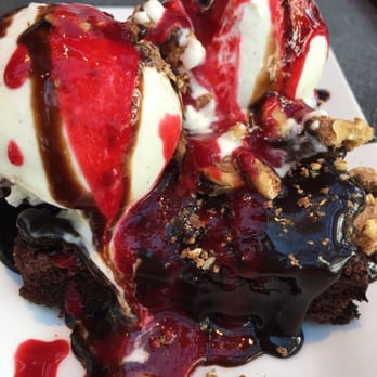 Kramers - Dysfunctional sundae - Bookstores Near Me - Washington, DC, District of Columbia