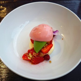 Bidlabu - Bidlabu 05/27/19: White Chocolate, Strawberries, Sorrel - Bistros Near Me - Frankfurt, HE Bidlabu - Bidlabu 05/27/19: White Chocolate, Strawberries, Sorrel - Bistros Near Me - Frankfurt, HE