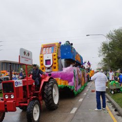 Irish Italian Isleños Parade