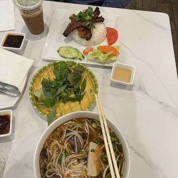 Com Ga Ninh Kieu - Grilled pot over rice and Bun Bo Hue - Vietnamese Near Me - Atlantic City, New Jersey Com Ga Ninh Kieu - Grilled pot over rice and Bun Bo Hue - Vietnamese Near Me - Atlantic City, New Jersey