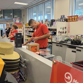 CVS Pharmacy y más - Drugstores Near Me - MIAMI, Florida