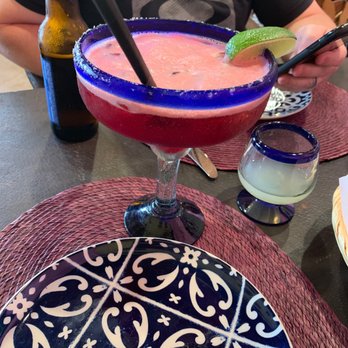 Roasted Chiles - Hibiscus Margarita is fabulous! As is the salsa - great flavor and just the right amount of heat! - Mexican Near Me - Kihei, Hawaii Roasted Chiles - Hibiscus Margarita is fabulous! As is the salsa - great flavor and just the right amount of heat! - Mexican Near Me - Kihei, Hawaii