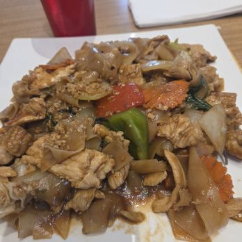Mr Thai - Drunken noodles - Thai Near Me - Boise, Idaho
