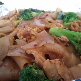 Pink Elephant - Spicy (of course) pad sew with chicken - Japanese Near Me - Canoga Park, California Pink Elephant - Spicy (of course) pad sew with chicken - Japanese Near Me - Canoga Park, California