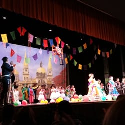 Ballet Folklorico Carlos Moreno