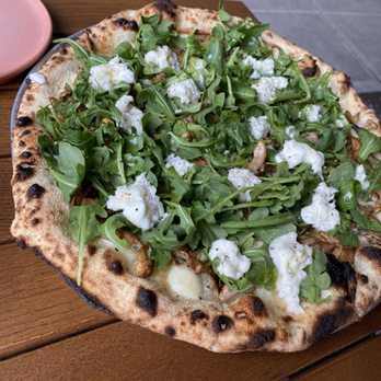 Black Oak on Fifth - Funghi e Bufala - New American Near Me - Brooklyn, New York Black Oak on Fifth - Funghi e Bufala - New American Near Me - Brooklyn, New York