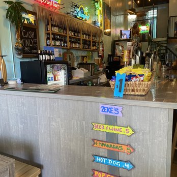 Zeke's Roadhouse - Bars Near Me - Miami Beach, Florida