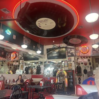 The Great Grill - Inside - Diners Near Me - Burbank, California