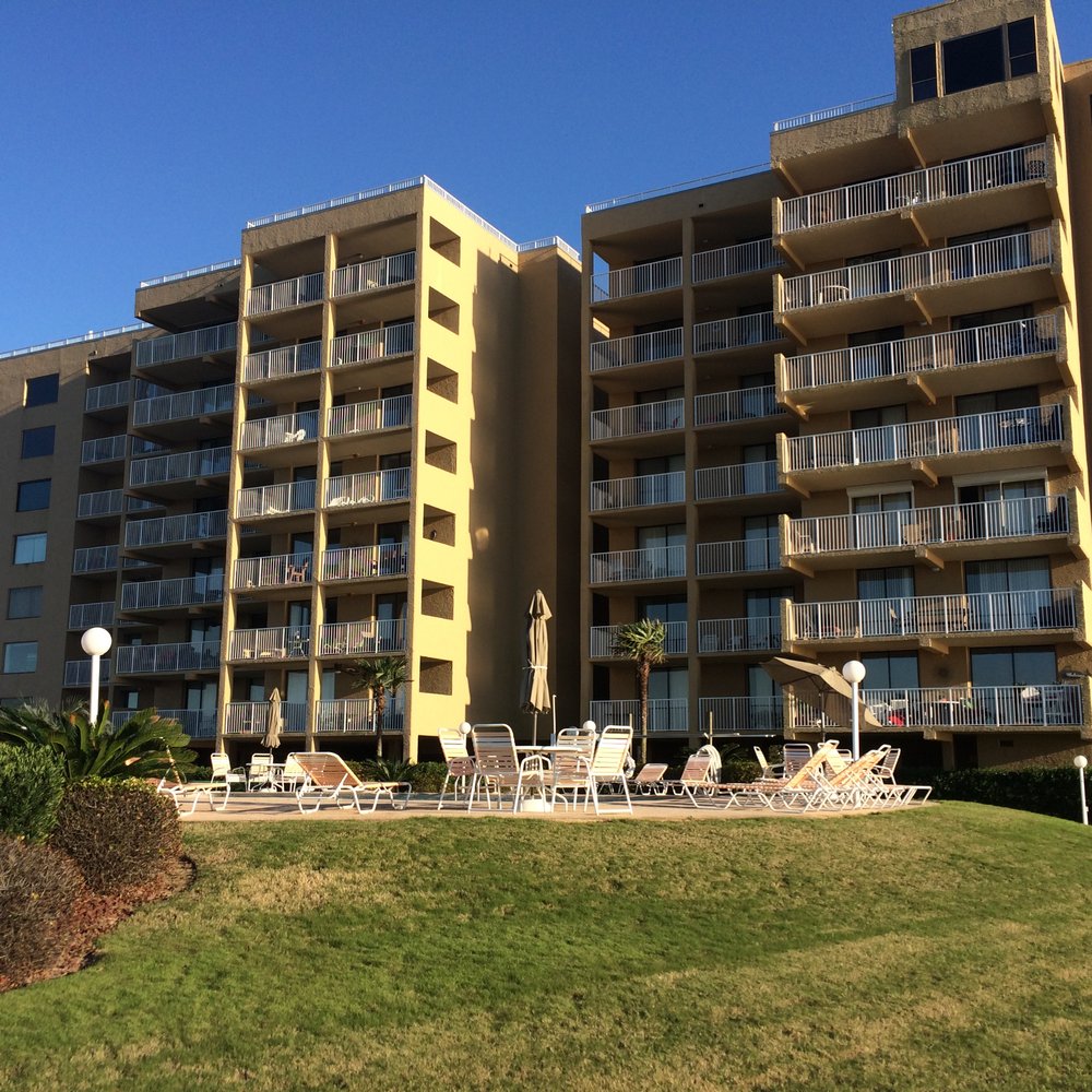 Compass Point - The condo side facing the water. - Apartments Near Me - Gulf Shores, Alabama Compass Point - The condo side facing the water. - Apartments Near Me - Gulf Shores, Alabama