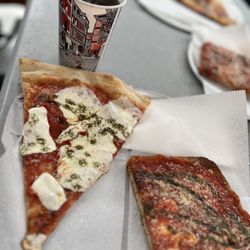 Luigi's Pizza - Food