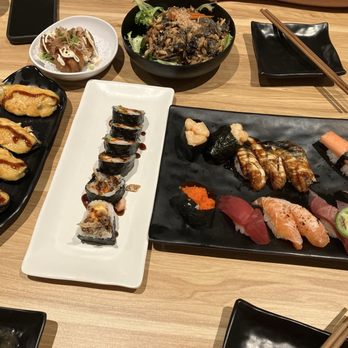 Eat's Ayce Sushi - Baked Green Mussel Spider Roll Salmon Skin Salad Takoyaki Sushi - Japanese Near Me - Alhambra, California Eat's Ayce Sushi - Baked Green Mussel Spider Roll Salmon Skin Salad Takoyaki Sushi - Japanese Near Me - Alhambra, California