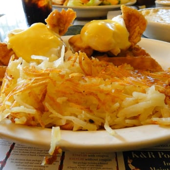 Metro Diner - Metro Diner - Chicken Eggs Benedict with Hash Browns - Breakfast & Brunch Near Me - Jacksonville, Florida Metro Diner - Metro Diner - Chicken Eggs Benedict with Hash Browns - Breakfast & Brunch Near Me - Jacksonville, Florida