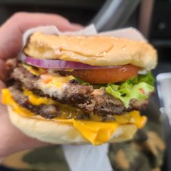 Family Drive-In - 1/2 lb burger