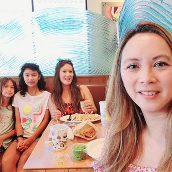 Rubio's Coastal Grill - Yummy shrimp burrito, guacamole and chips, ice tea - Mexican Near Me - San Diego, California