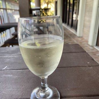 Trees Wings And Ribs - Drink Pinot Grigio - American Near Me - Royal Palm Beach, Florida
