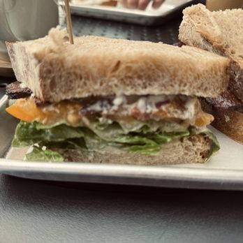 Collab Cafe - Breakfast & Brunch Near Me - Kapaa, Hawaii