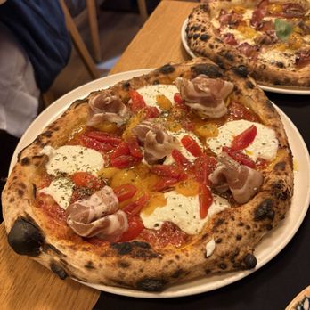 Luigi Ristorante - Italian Near Me - Barcelona, B
