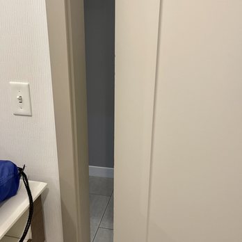 Hampton Inn Pontiac - The door has handle on wrong side to get out of bathroom - Hotels Near Me - Pontiac, Illinois