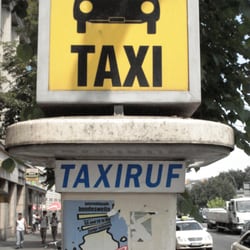 Taxiruf Mehringdamm 251 06 06 - Saublöde Superskulptur