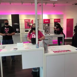 God awful unhelpful 4 employees not helping me- the only customer. God awful unhelpful 4 employees not helping me- the only customer.