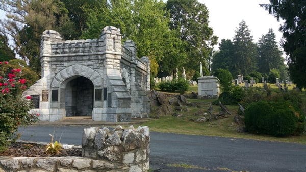Thornrose Cemetery by null