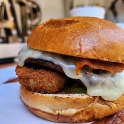 Hungry Hut - Hut Burger