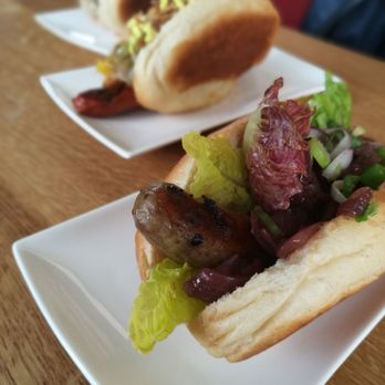 H7 - Hot dog "Dublin". Lammwurst mit Zwiebelconfit - Hot Dogs Near Me - Lübeck, SH