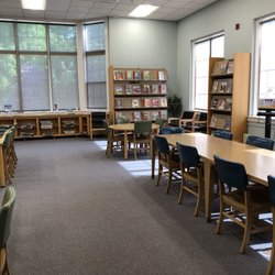 Seymour Public Library - Very clean and quiet