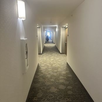 Courtyard by Marriott Seattle Downtown/Lake Union - Hallway - Hotels Near Me - Seattle, Washington Courtyard by Marriott Seattle Downtown/Lake Union - Hallway - Hotels Near Me - Seattle, Washington