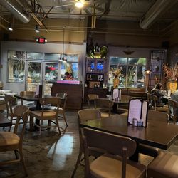 Mike's Grillhouse - Seating