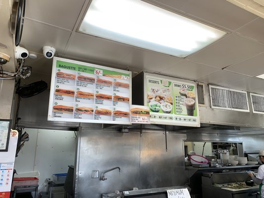 Banh Mi & Che Cali by null