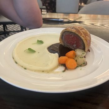 Gordon Ramsay Hell's Kitchen - Beef Wellington - New American Near Me - Miami, Florida