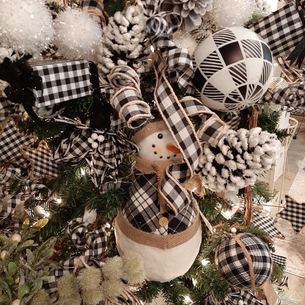 The Mint Julep - Christmas 2020 decorations - Home Decor Near Me - Rockwall, Texas The Mint Julep - Christmas 2020 decorations - Home Decor Near Me - Rockwall, Texas