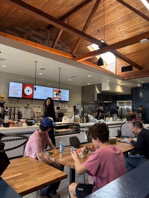 H&H Bagels by null