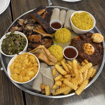 Smoke'N Ash BBQ - Combo plate - Barbeque Near Me - Arlington, Texas