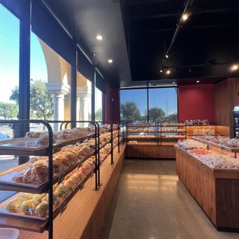 85°C Bakery Cafe-Brea - Bakery isle - Bakeries Near Me - Brea, California