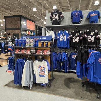 DICK'S Sporting Goods - Sports Wear Near Me - Orlando, Florida DICK'S Sporting Goods - Sports Wear Near Me - Orlando, Florida