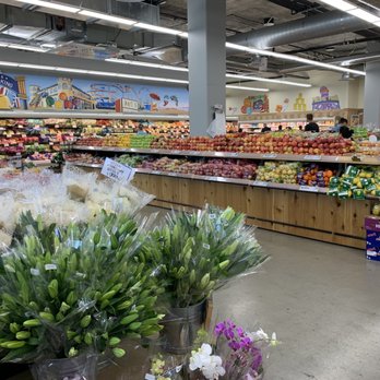 Trader Joe's - Grocery Near Me - Santa Monica, California