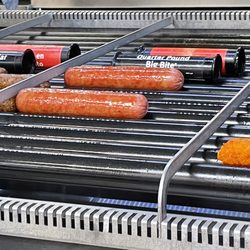 7-Eleven - Open access to rolling food