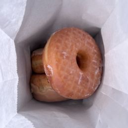 glazed raise donut
