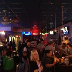 Mo's