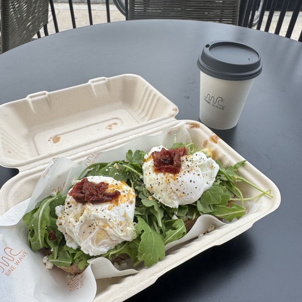 Deluxe avocado toast Deluxe avocado toast