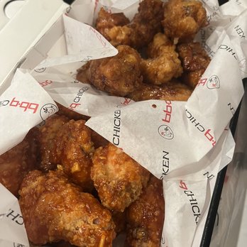 bb.q Chicken - Y Wings Soy Garlic (top) and W Wings Secret Spicy (bottom // very doable spicy) - Chicken Wings Near Me - Cupertino, California