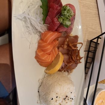 Dash Dashi Sushi & Sake Bar - Sashimi Platter Grand - Sushi Bars Near Me - Manhattan Beach, California