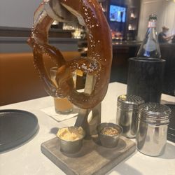 Tidewater Grill - Amazing Pretzel!