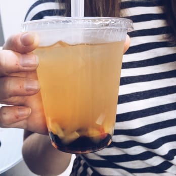 Bobaddiction - Lychee green tea - Food Trucks Near Me