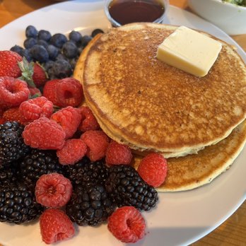 Farm Stand In the Gorge - Multi-grain pancake platter with fruit.  Served Hot! - Grocery Near Me - Hood River, Oregon