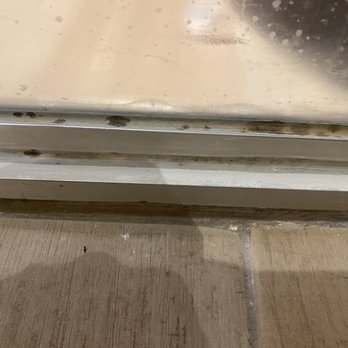 Hard Rock Hotel - Moldy bathrooms - Hotels Near Me - Zapopan, JAL