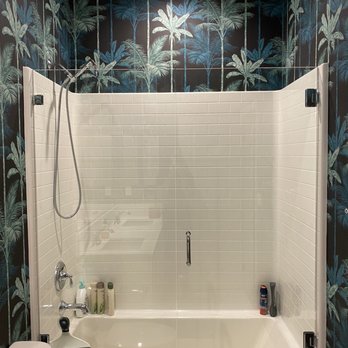 Rafael's wallcovering - Wallpapering Near Me